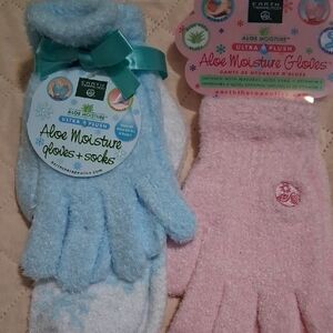 Blue and Pink Aloe Moisture Gloves